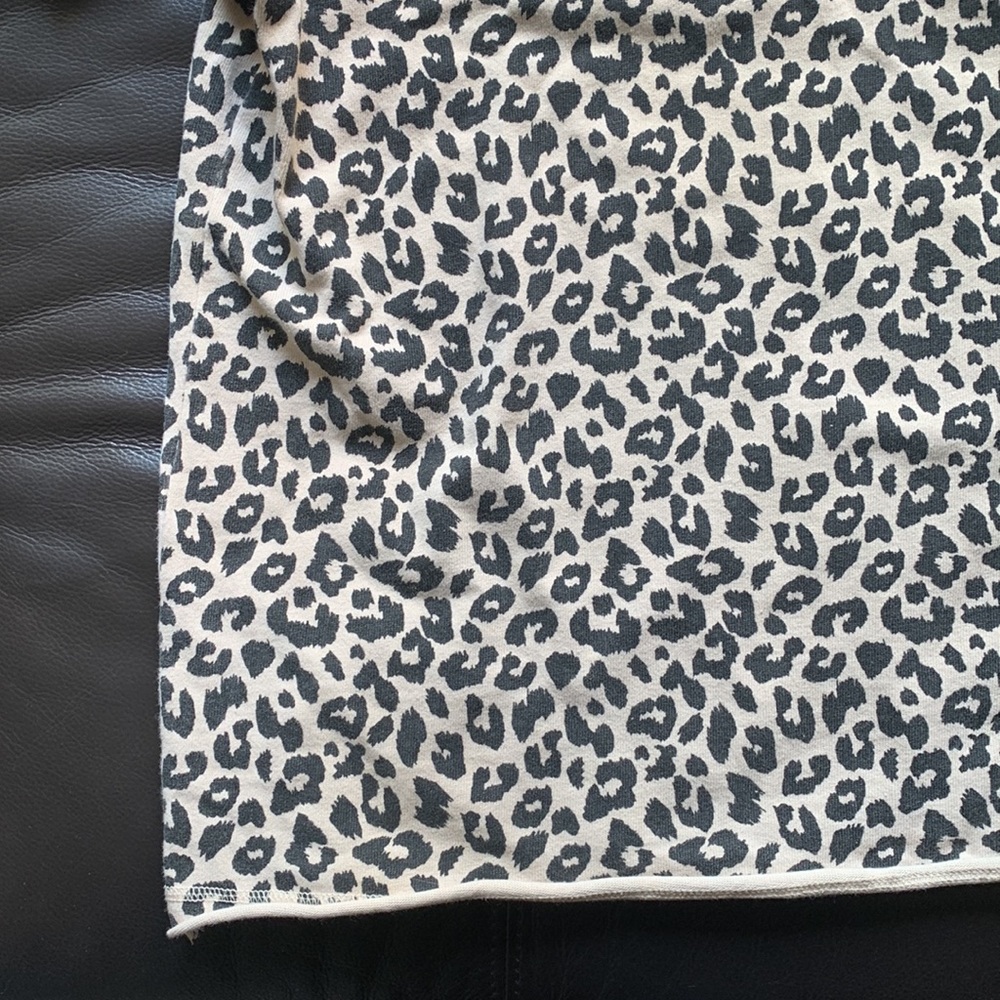 • Leopard Print T • - Picture 7 of 13